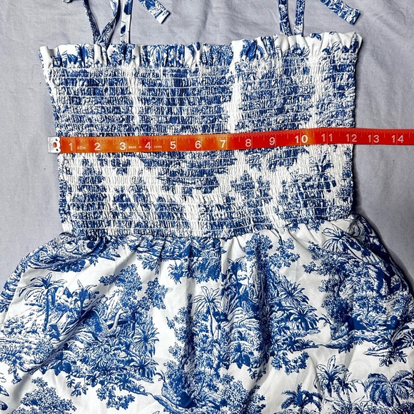 SHEIN Blue and White Kids Printed Romper - Picture 6 of 9